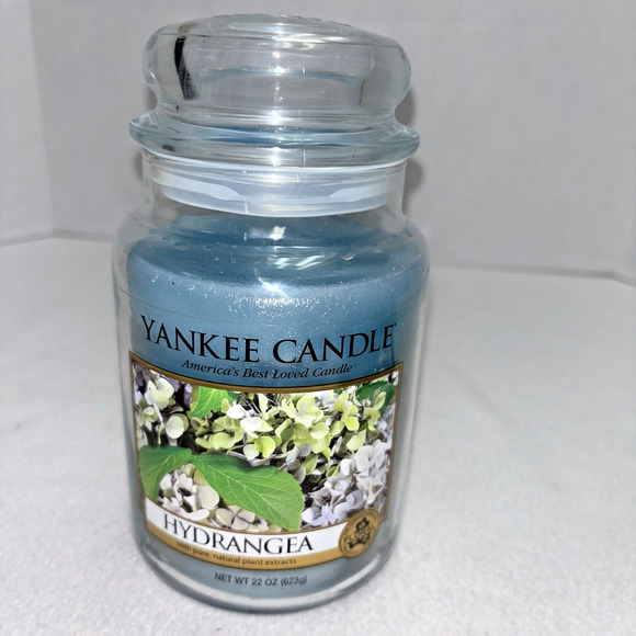 Yankee Candle HYDRANGEA Large Jar 22 Oz Blue Housewarmer Floral OOP Not Burned - Picture 1 of 8